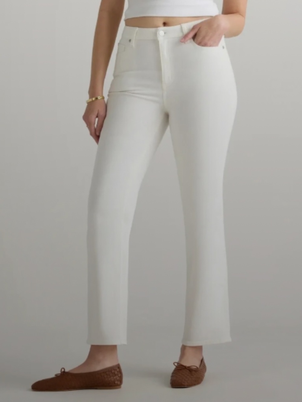 NWT Quince size 27 White Bella Stretch Kick Flare Jeans women’s sz 27